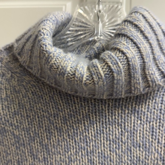 Ann Taylor Large Blue and White Sweater - Picture 3 of 7